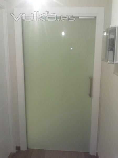 Puerta corredera KRONA de cristal laminado 5+5 mate