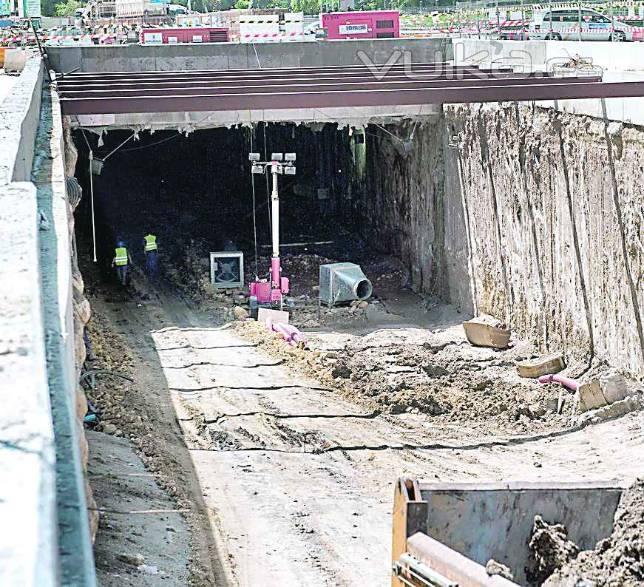 Túnel subterrano en Manuel Siurot (Sevilla)