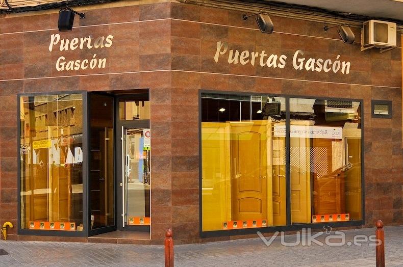 venta y exposicion de puertas y parquet