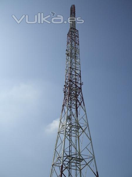 Mantenimiento en torres de Telecomunicaciones.