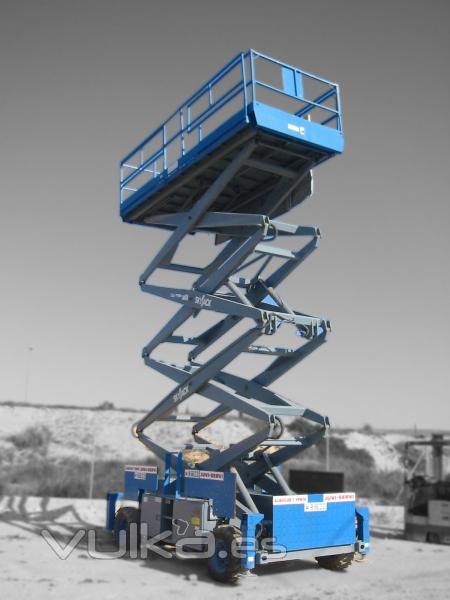 Plataforma SKYJACK, mod.: SJ9250, capacidad de carga: 681 Kgs., Altura trabajo:17200 mm 