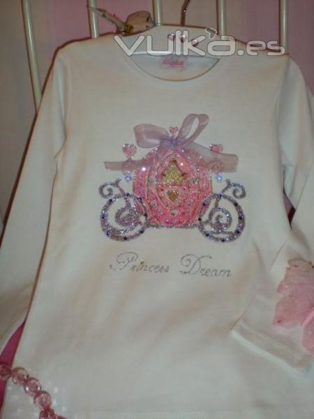 camiseta carroza princesa disney cenicienta, con aplicaciones en cristal de swarovski