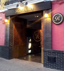 Foto 15 bar de copas en Sevilla - Rockefeller