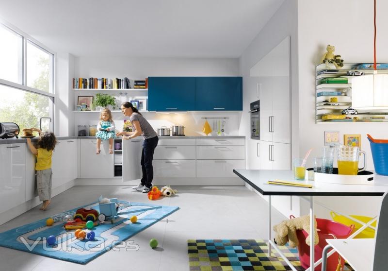 Mobiliario de cocina Elementa modelo Nova Gloss