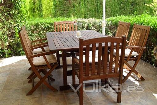 Muebles de madera de cedro para el jardn