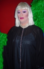 Drag queen gabrielle show perfomer