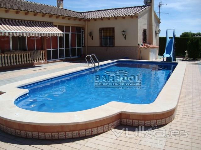 Piscinas Fibra BArPool A-110, Unica del mercado con sus dimensiones de una pieza.