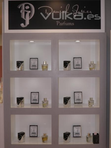 6 eau de parfum by Daniel Josier con notas muy personales y cuidadas 100ml. por 95EUR.