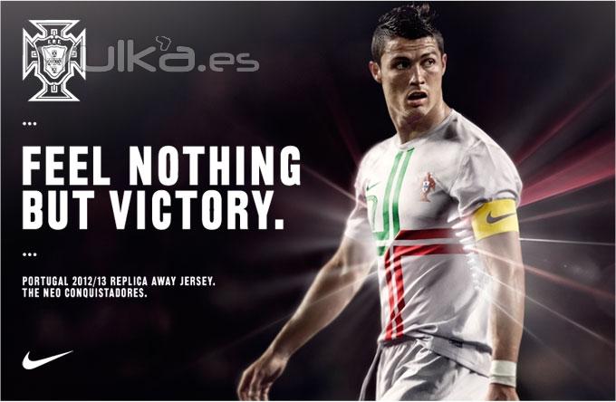 Ronaldo extrena camiseta de portugal, te gusta. Ya la tenemos disponible en nuestras tiendas.