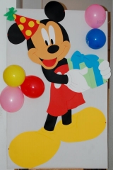Mickey hace tu fiesta mas divertida!