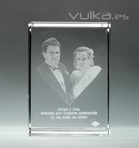 Fotocristal 3D. Regalos para bodas y eventos.