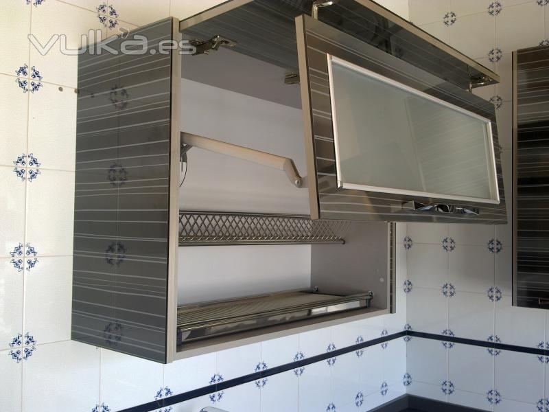 Detalle platero con doble puerta elevable