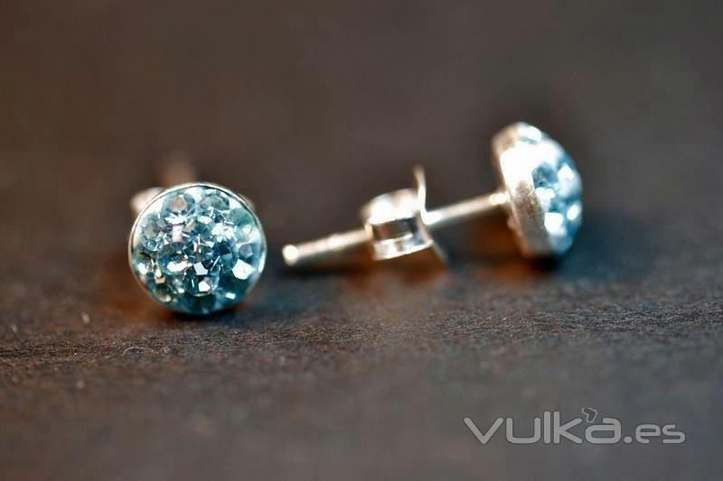 Pendientes de cristal swarovski 4,12 euros en www.uttu.es