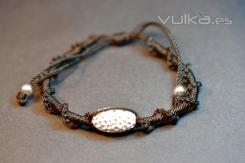 Pulsera con cristal swarovski 9,45 euros en www.uttu.es