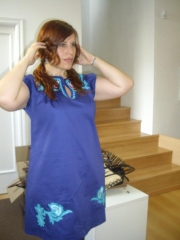 Vestido azulon con bordados