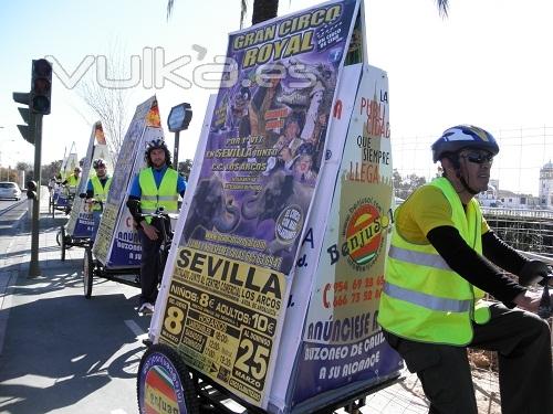 Triciclos_publicitarios_Benjusol_con_Gran_Circo_Royal_en_Sevilla