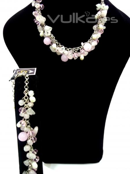 Collar con pulsera a juego de cuarzo rosa y perlas de rio