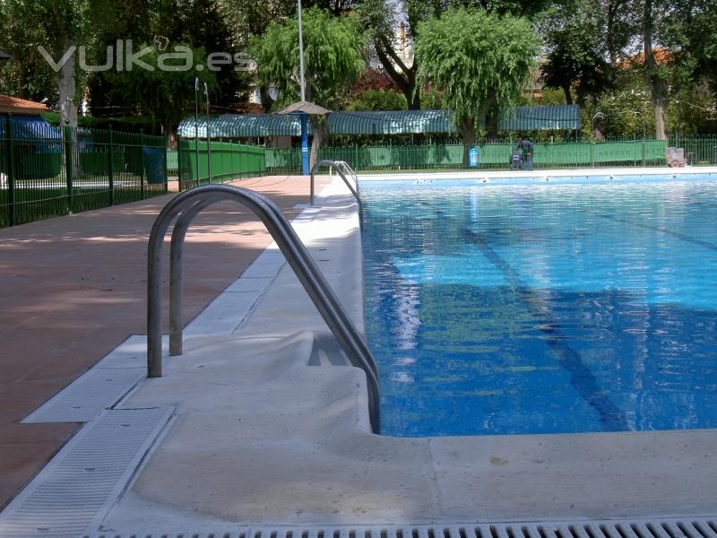 Encimeras para piscinas en distintos materiales