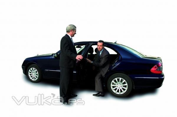 Alquiler de Coches con Conductor | Tlf: 675 95 56 98