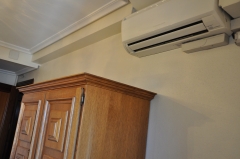 Aire acondicionado en todas las habitaciones, asi como conexion wifi a internet gratuito