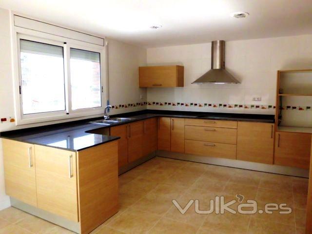 Calafell Obra nueva de 194 m2 en parcela de 670 m2, 4 hab, 3 baos. 225.000-EUR