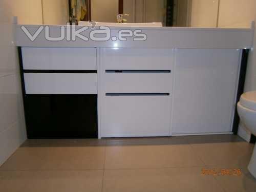 MUEBLE LACA BRILLO