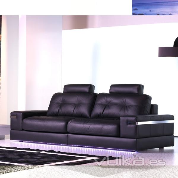 Sofa cube piel negra.