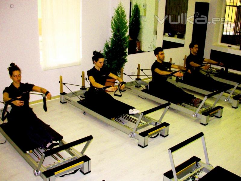 SALA DE PILATES Y EQUIPO DE WELLNESSCLINIC-AVENIDA ANA DE VIYA, 44 CDIZ