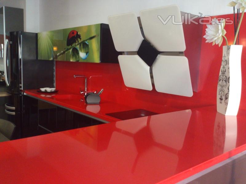 silestone en encimera y fondo pared