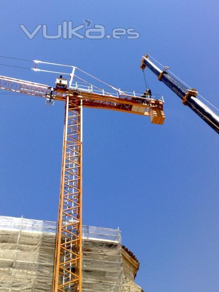 Montaje de una gra torre Soima Urbana