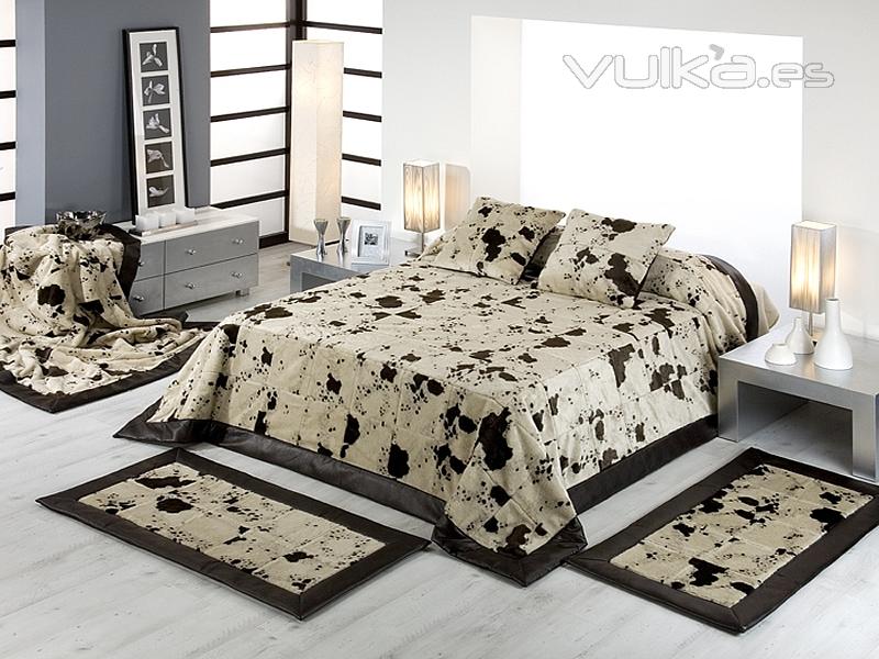 Manta de pelo ,sintetico ,tacto suave , para cama o sofa con opcion ,de cojin a juego 