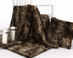 Manta de pelo ,sintetico ,tacto suave , para cama o sofa con opcion ,de cojin a juego