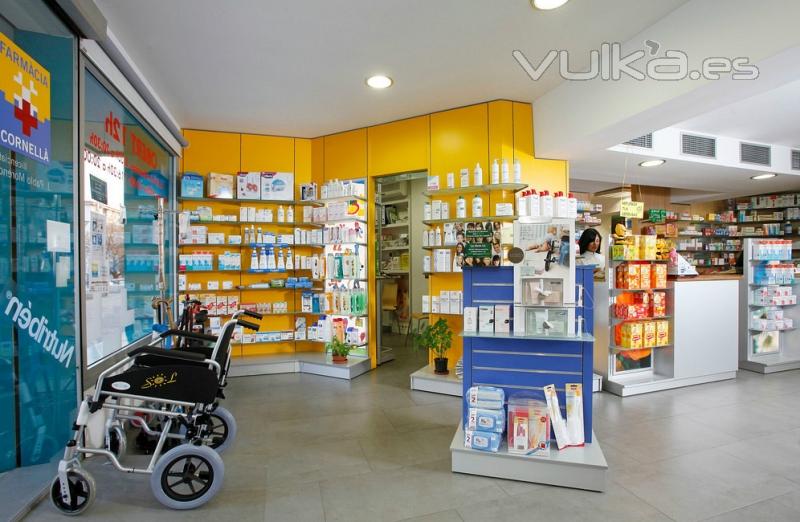 Farmacia Cornell situada en el barrio de San Idelfonso del municipio de Cornell del Llobregat fue 