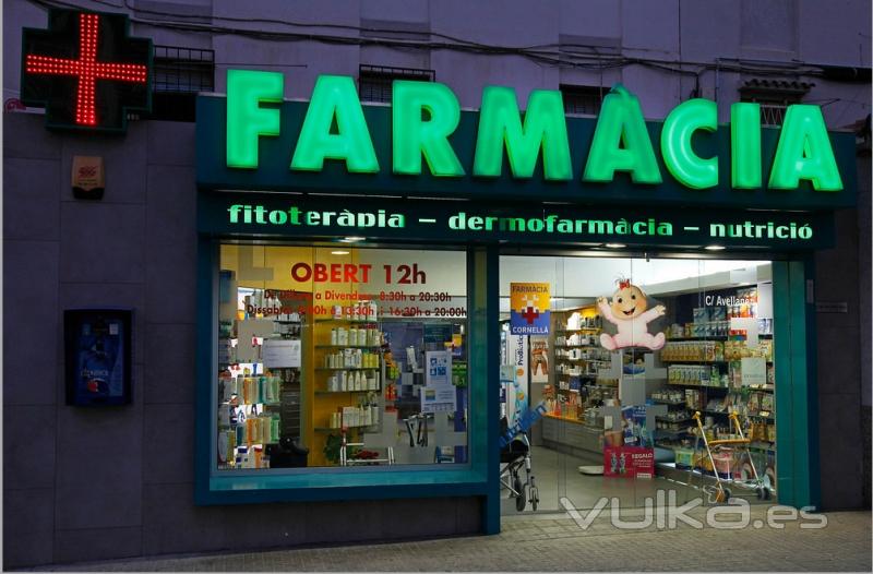 Farmacia Cornell situada en el barrio de San Idelfonso del municipio de Cornell del Llobregat fue 