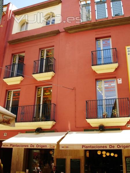 Fachada de nuestra escuela de espaol en el centro de sevilla