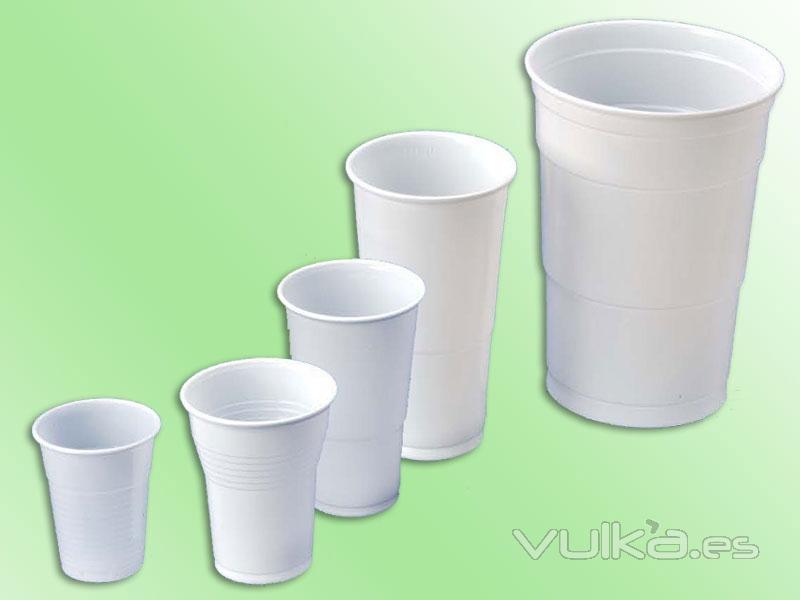 Varios vasos de plastico