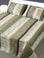 Colcha bouti ,modelo original ,de algodon ,gama de verdes ,con las funas de cojin