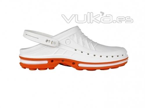 Clog Profesional blanco y naranja en www.tiendapymarc.com