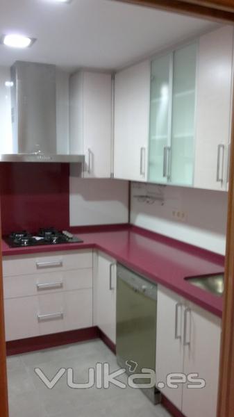 Cocina roble pref translcida blanca