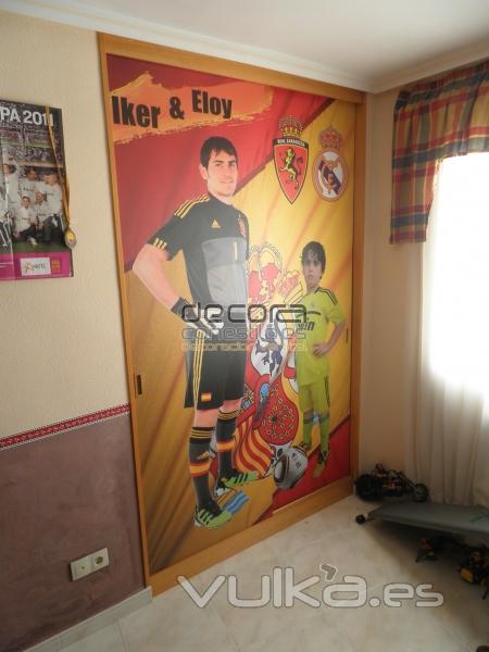 armario personalizado despues de fotomural vinilo laminado decoraconestilo.es ZARAGOZA