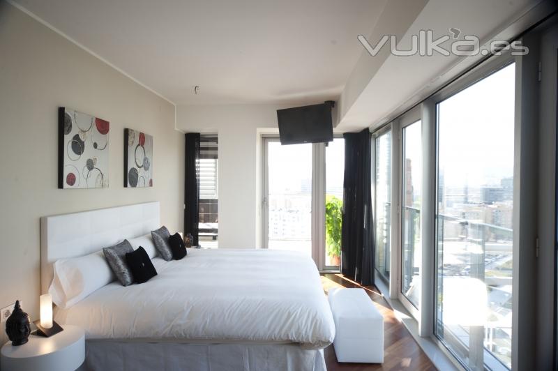 http://www.you-stylish-barcelona-apartments.com/B502_Barcelona-Apartment-for-Rent-sea-views-pool-5-b