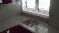 Encimera silestone chrome con peto alto (3)