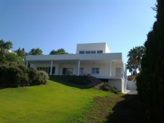 House rt_ sotogrande-alzado a jardin_ 2008_2011_n+a arquitectos