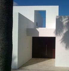 House rt sotogrande-porche de acceso 2008-2011 n+a arquitectos