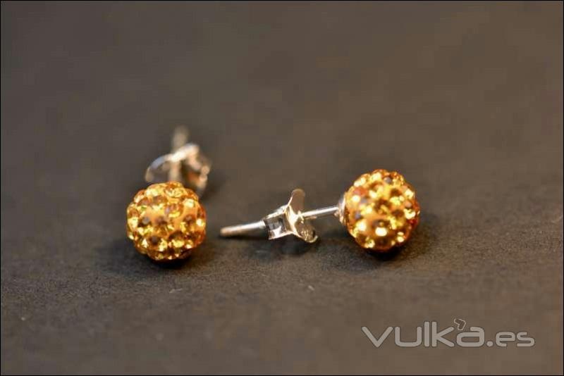 pendientes hechos con swarovski elements amarillos