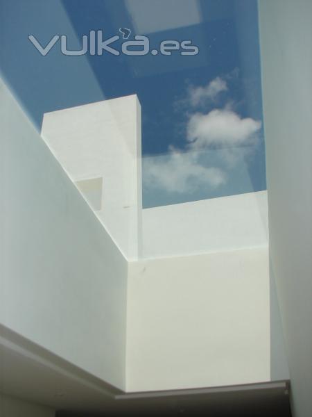 house RT_SOTOGRANDE-vista del lucernario desde el interior_2008-2011_n+a arquitectos
