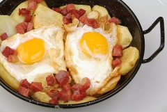 Huevos rotos cafe del fin