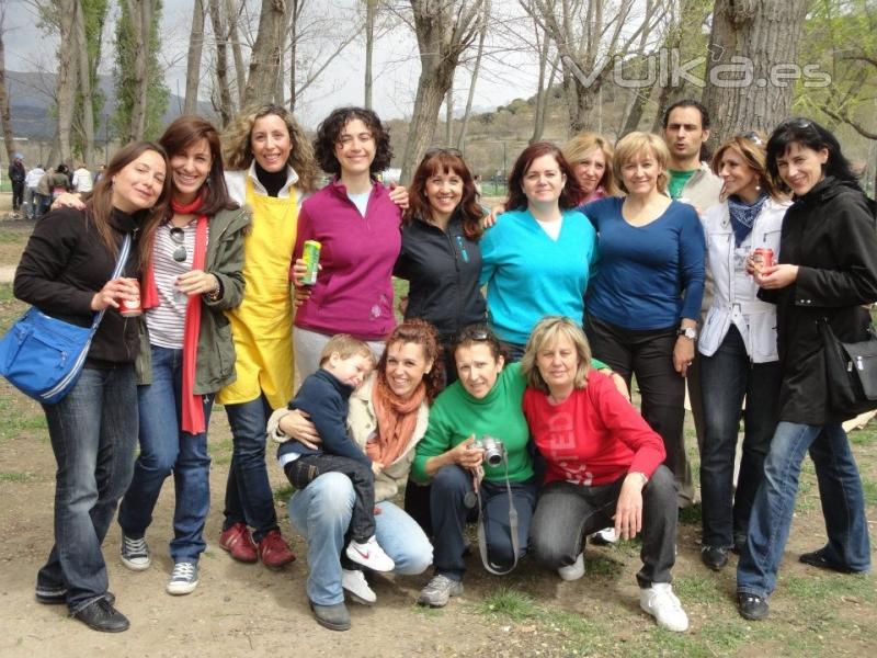 ¡Chicas en el segundo meeting paellero!