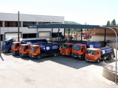 Gasoil valls. nuestra flota de camiones cisterna de reparto de gasoil.