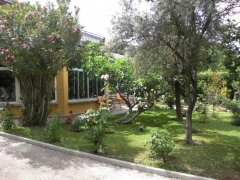 Jardin delantero residencia valderey